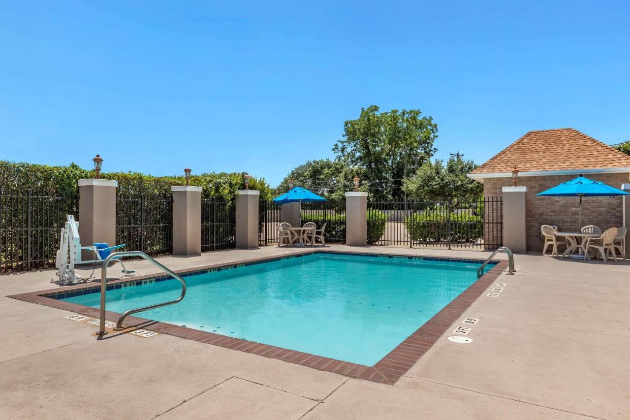 Comfort Suites Waco Near University Area Екстериор снимка